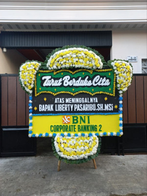 Papan Bunga Duka di Solokanjeruk